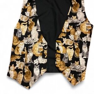 Cat vest with‎ cat buttons